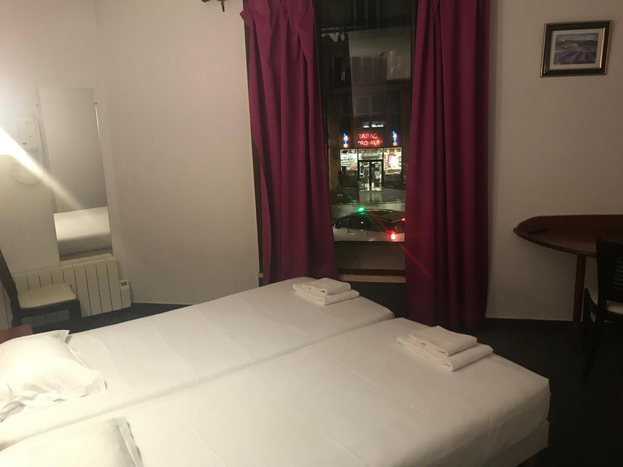 Hotel Couleurs Sud Centre-Ville Gare Шарлевіль-Мезьєр Екстер'єр фото