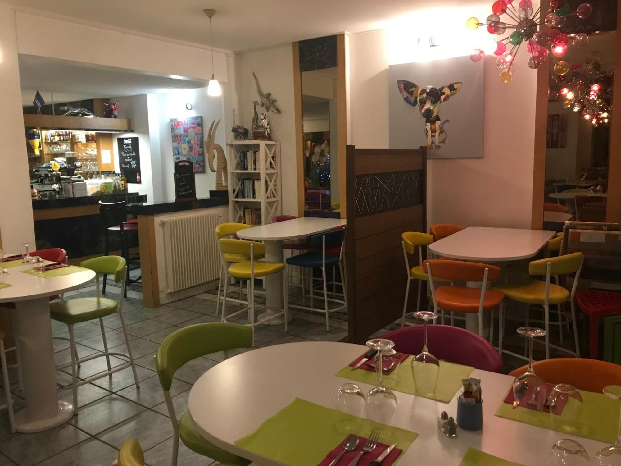 Hotel Couleurs Sud Centre-Ville Gare Шарлевіль-Мезьєр Екстер'єр фото