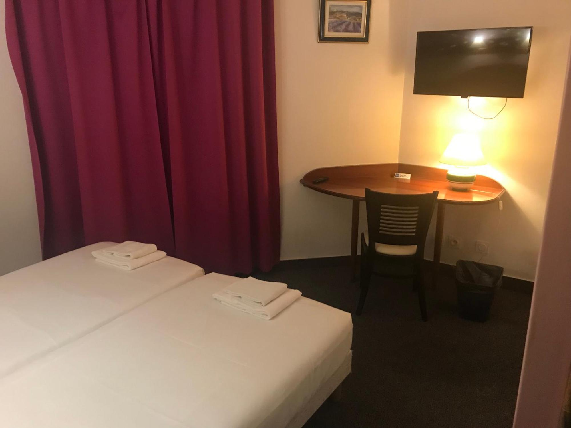 Hotel Couleurs Sud Centre-Ville Gare Шарлевіль-Мезьєр Екстер'єр фото