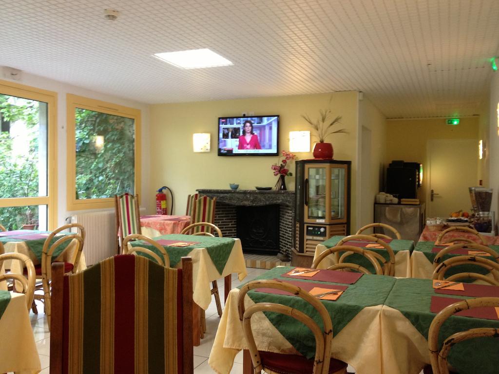 Hotel Couleurs Sud Centre-Ville Gare Шарлевіль-Мезьєр Екстер'єр фото