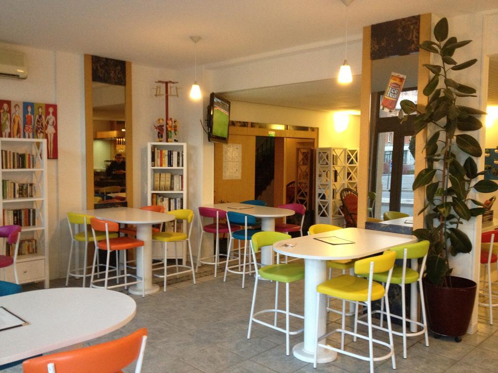 Hotel Couleurs Sud Centre-Ville Gare Шарлевіль-Мезьєр Екстер'єр фото